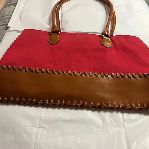 - Disney Winnie the Pooh and Tiger too tote. Great condition - Picture 5 of 9